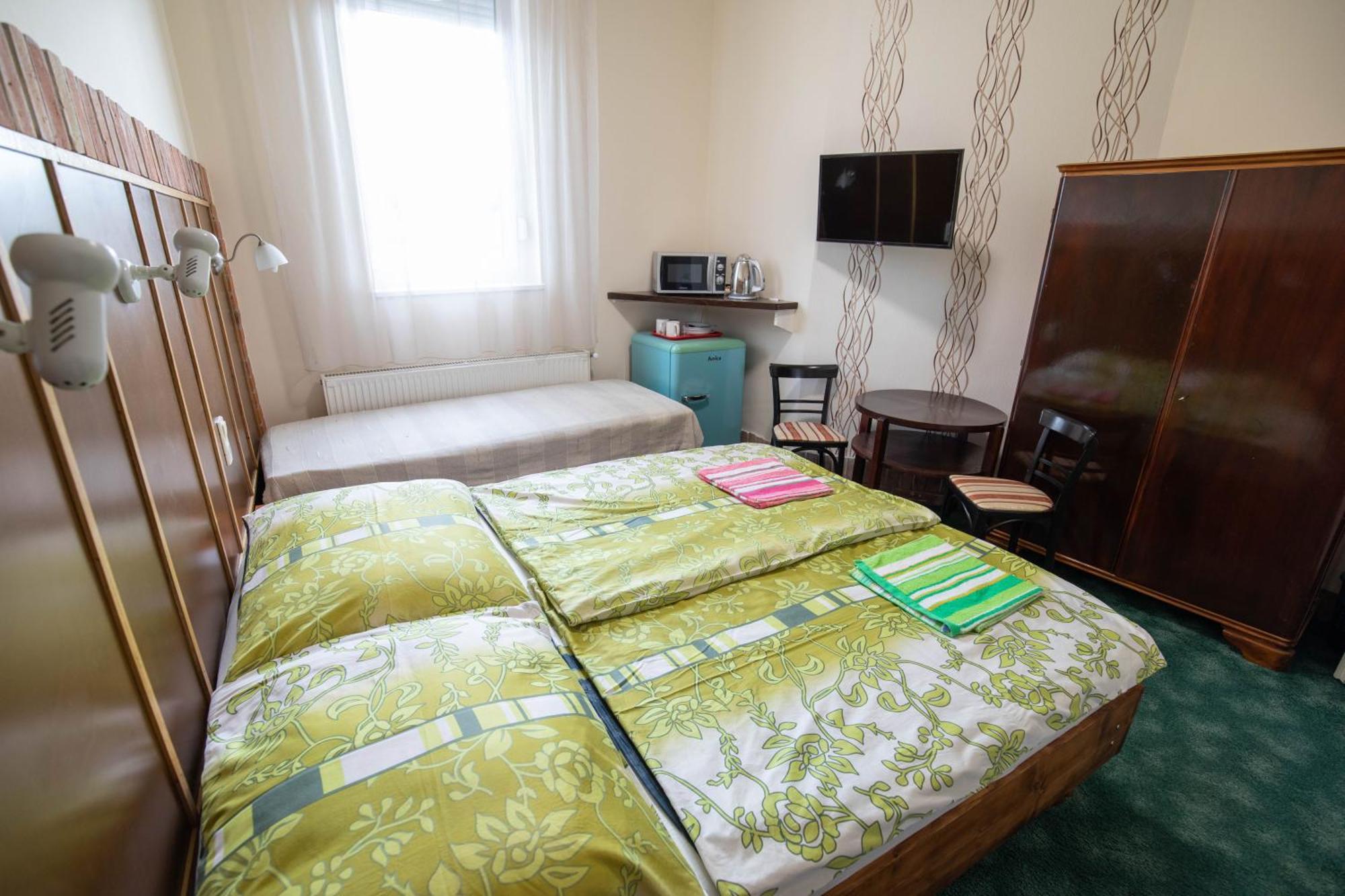 Art Maganszallashely Debrecen Room photo